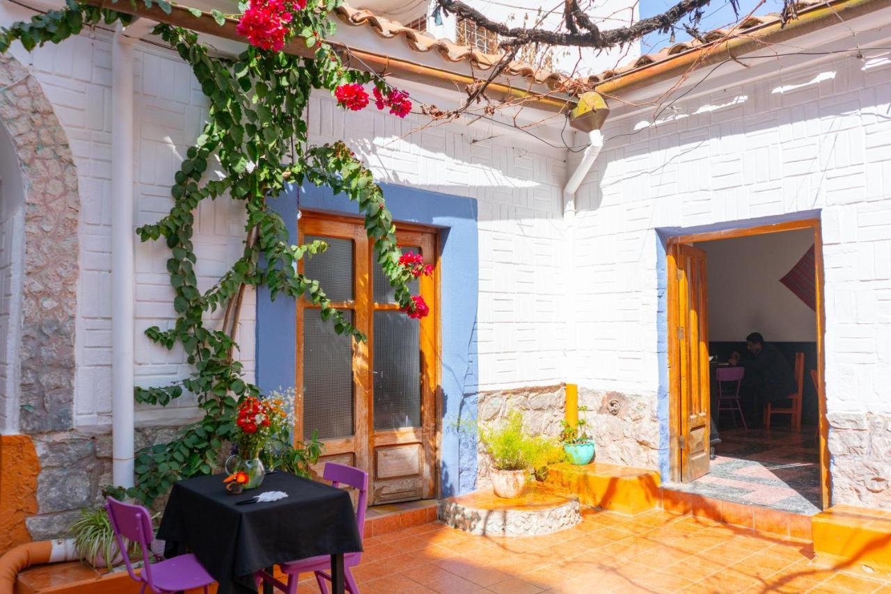 Hostal Zeballos Tarija Exterior photo