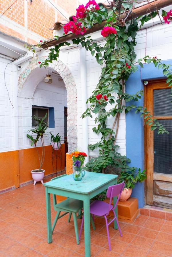 Hostal Zeballos Tarija Exterior photo