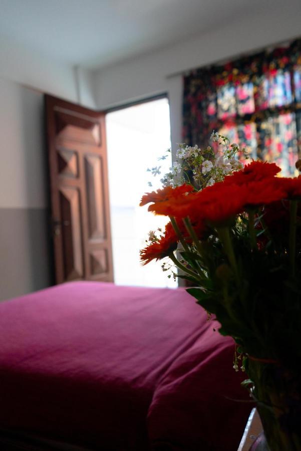 Hostal Zeballos Tarija Exterior photo