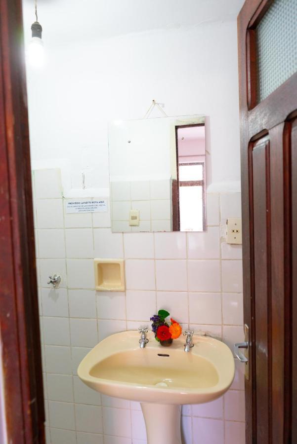 Hostal Zeballos Tarija Exterior photo